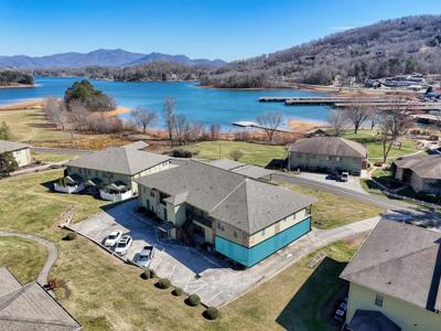 1649D Lakeview Drive