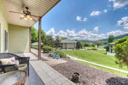 1726B Watercrest Way