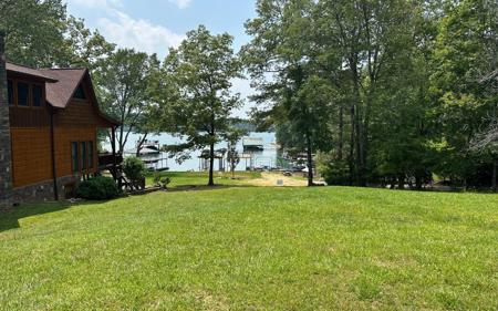 108 Lake Cove Circle