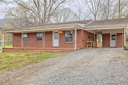 738 Bugscuffle Rd