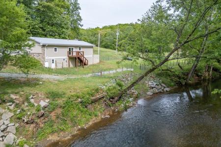 4494 Gainesville Hwy