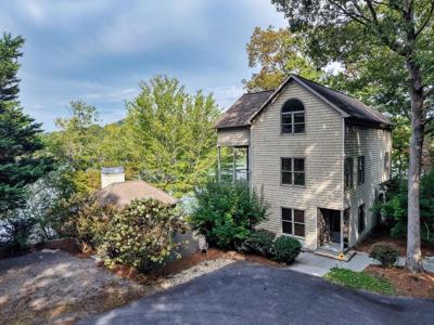 2515 Leisure Lane