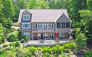 1270 LAUREL LANE