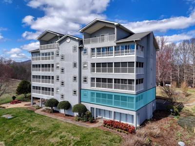3212 Holland Court