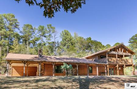 452 LAKESIDE ROAD