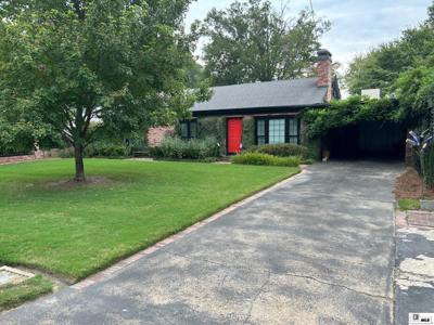 224 LAKESIDE DRIVE