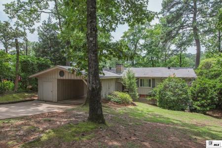 182 LAKE DRIVE