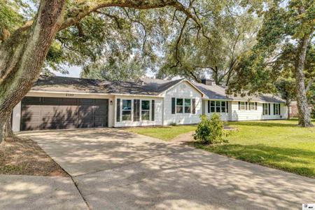 2110 PARGOUD BOULEVARD