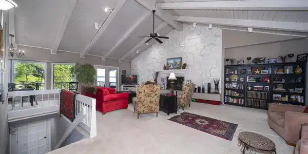 Image 2: Living Area