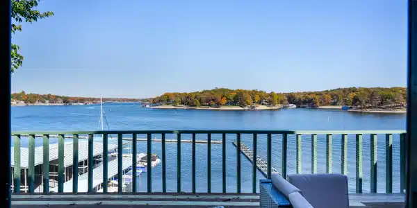 Image 2: MainBalcony-3