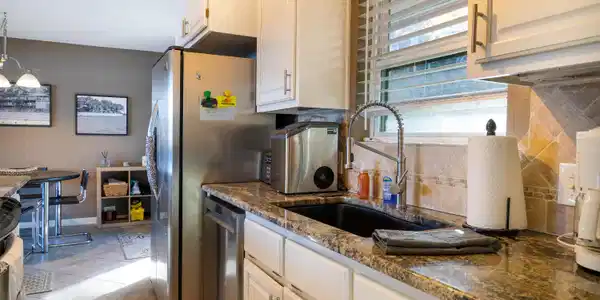 Image 4: Kitchen-5 (1)
