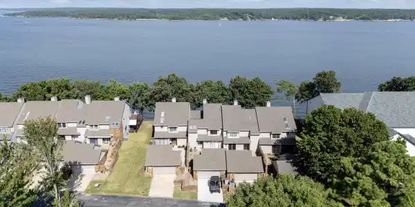 33601 Dogwood Cliff