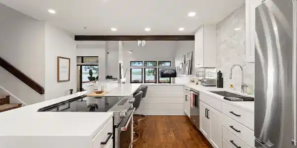 Image 4: Kitchen 3