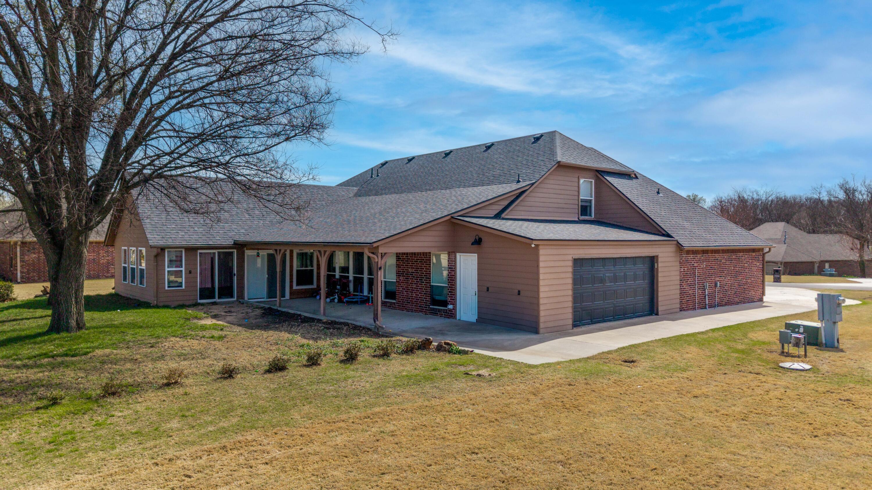 Image 3: 6026 Lake Breeze Road 26 Edits-7