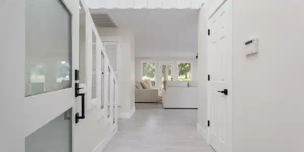 Image 3: Entry