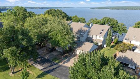 33601 Dogwood Cliff