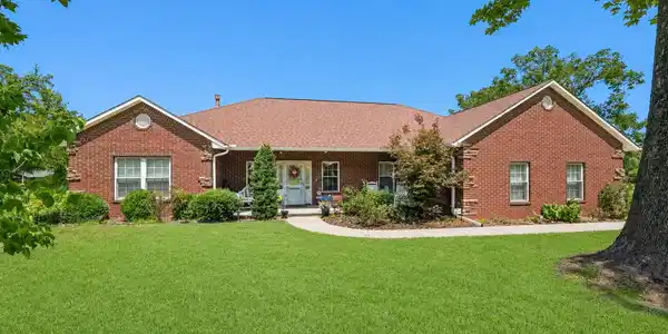 204 Lakeshore Drive
