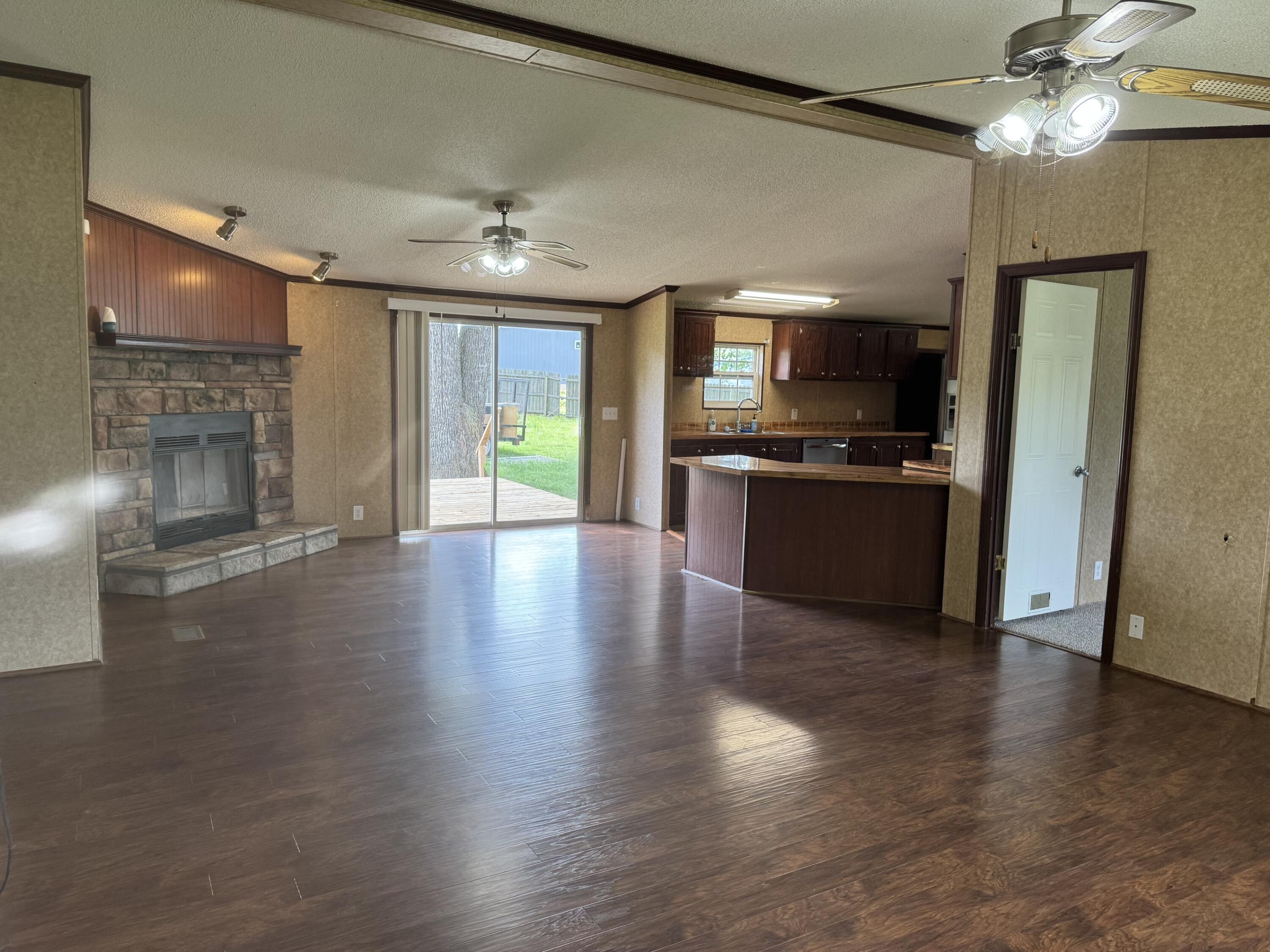 Image 2: Living room