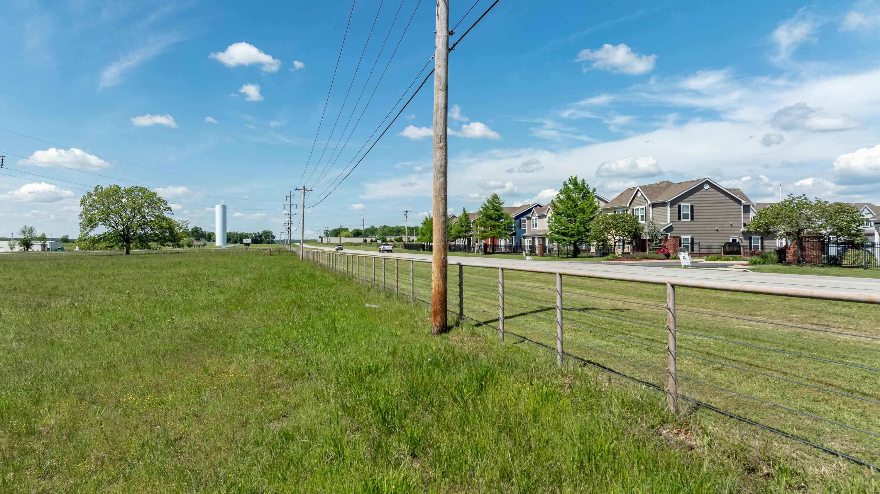 Image 4: S Hwy 125 & E 280 Road