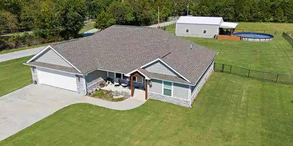 Image 2: 2