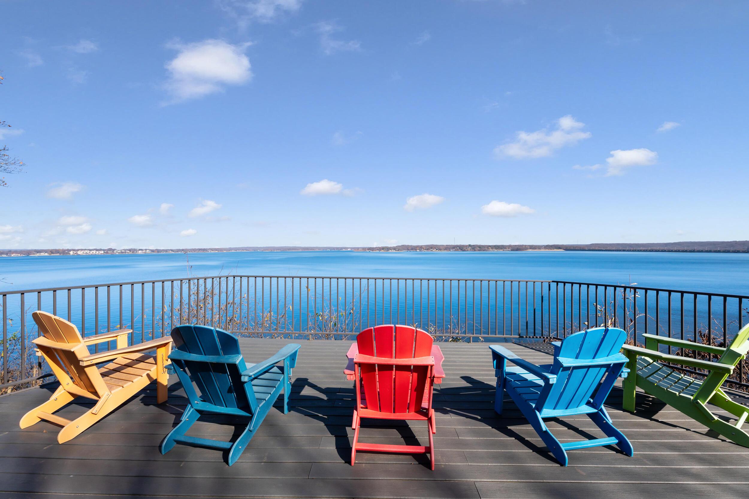 Image 3: Panoramic bluff views of Grand Lake