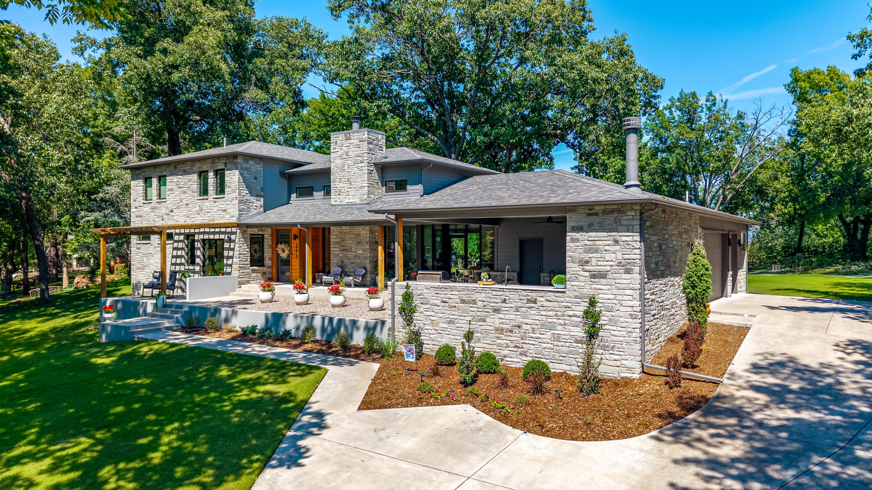 Image 2: 34474 South Coves Drive-4