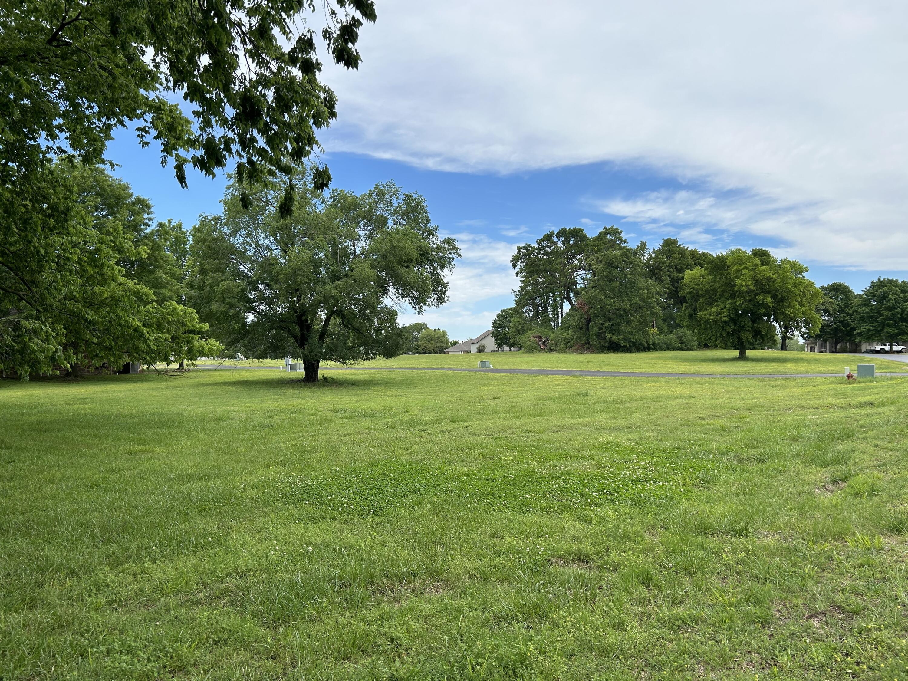 Image 1: golf course