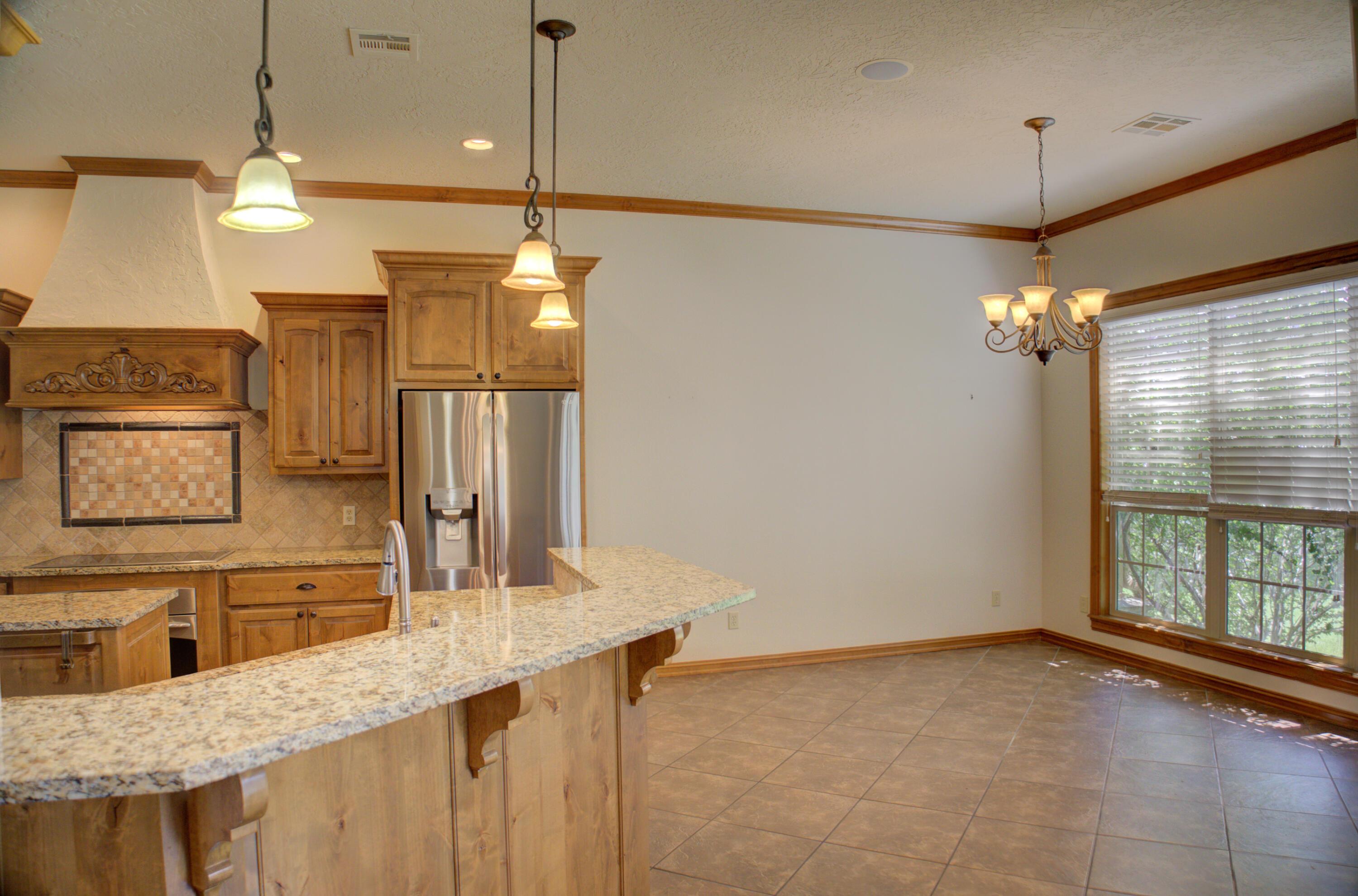 Image 4: open kitchen