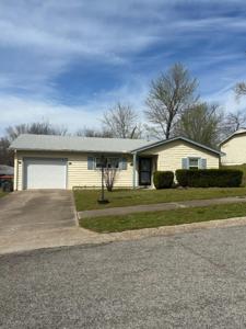 401 E 5th Place