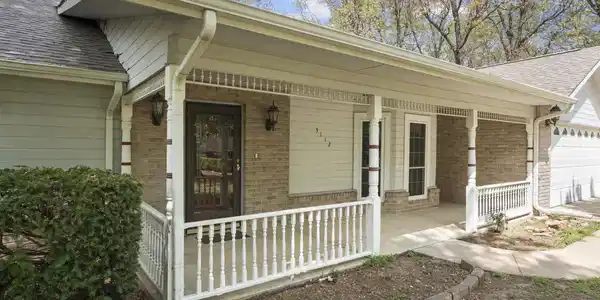 Image 4: Front porch
