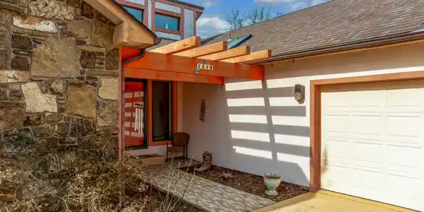 Image 4: 1513 Carey Drive-11