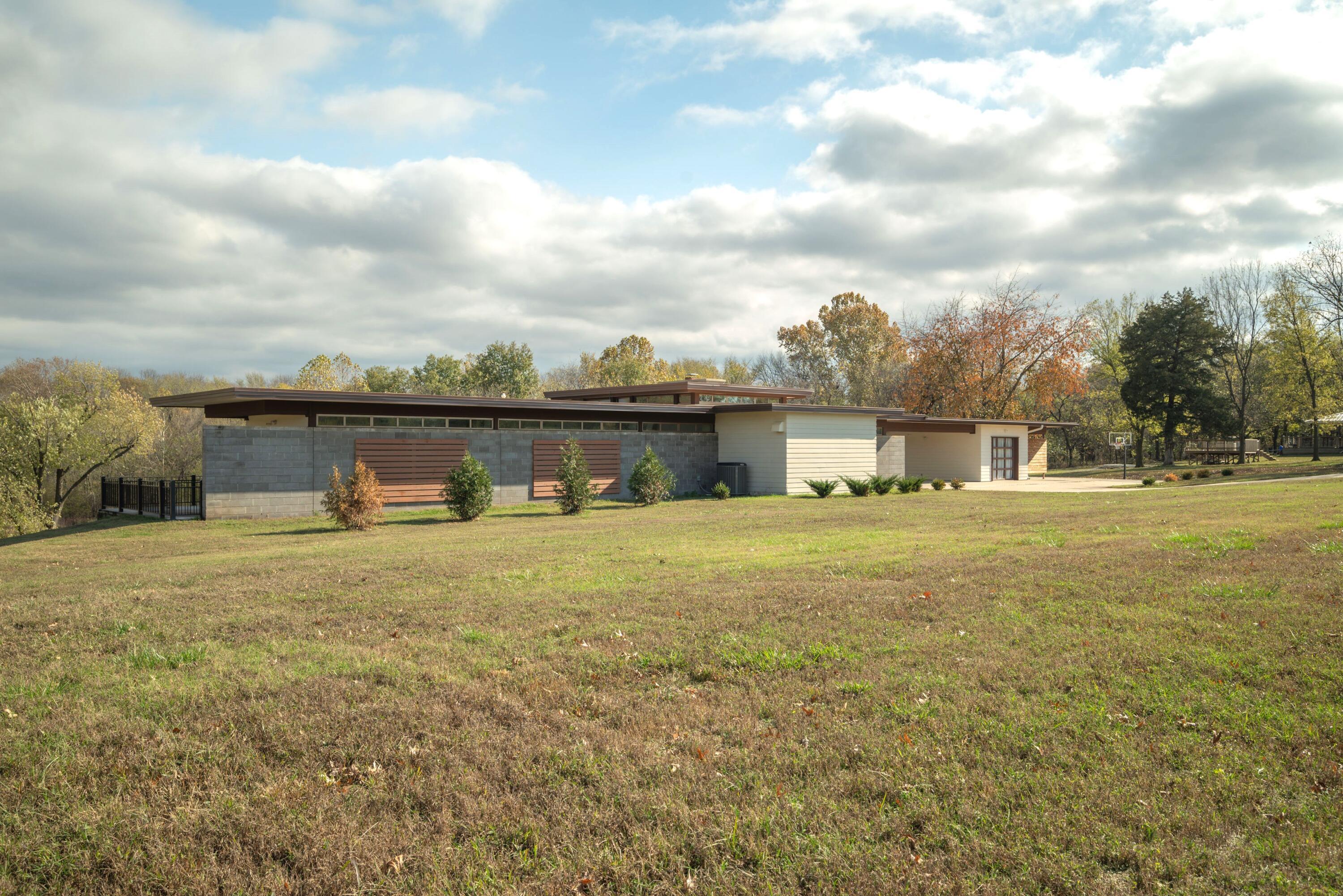 Image 1: Front view