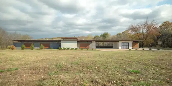 Image 2: Front