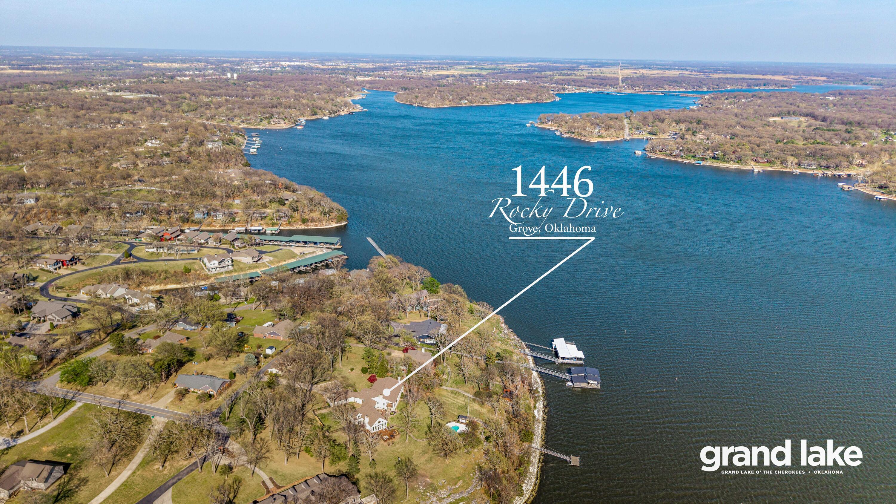 Image 1: Honey Creek Lakehome