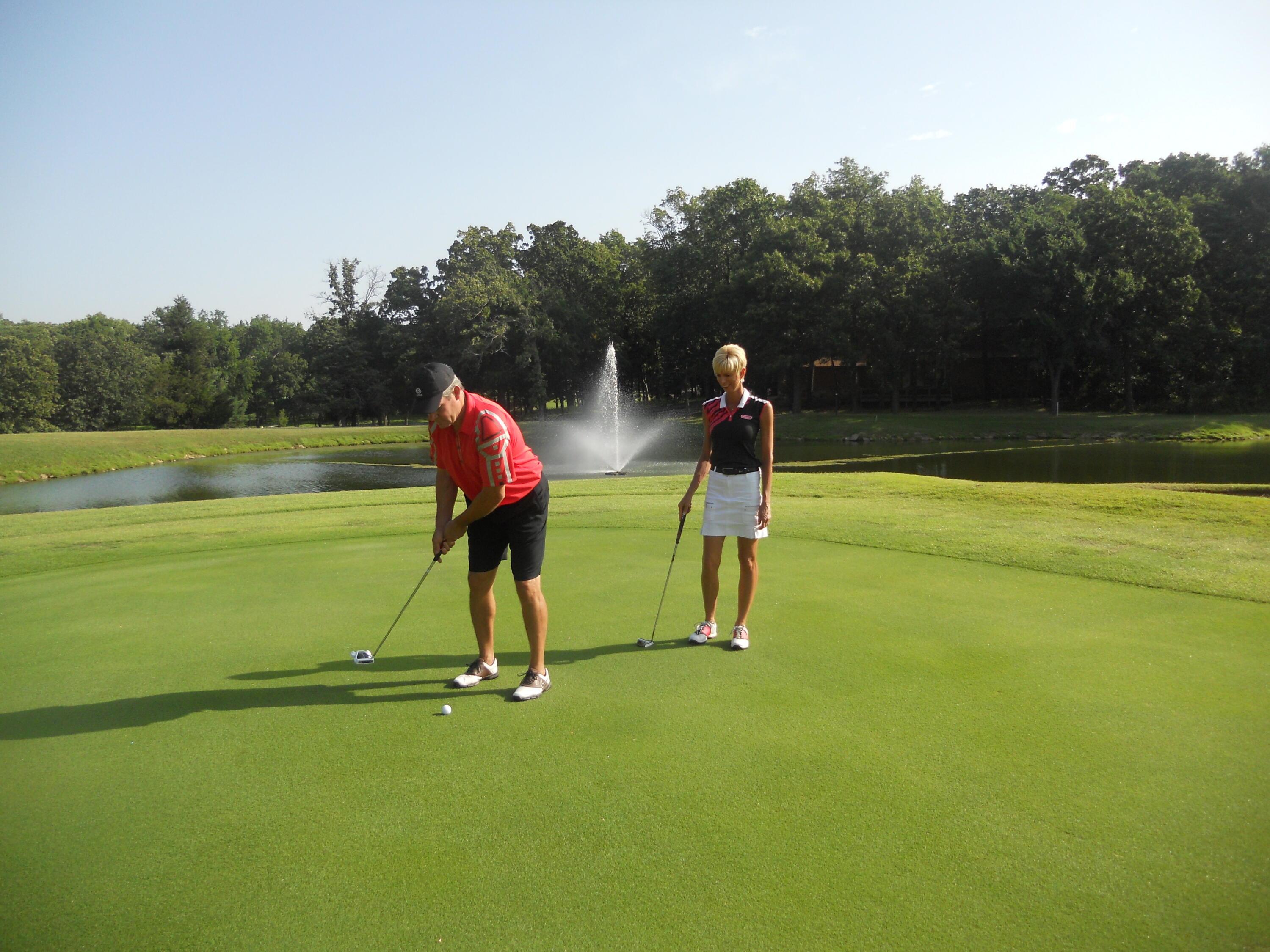 Image 4: Golf scenes Thalken 020
