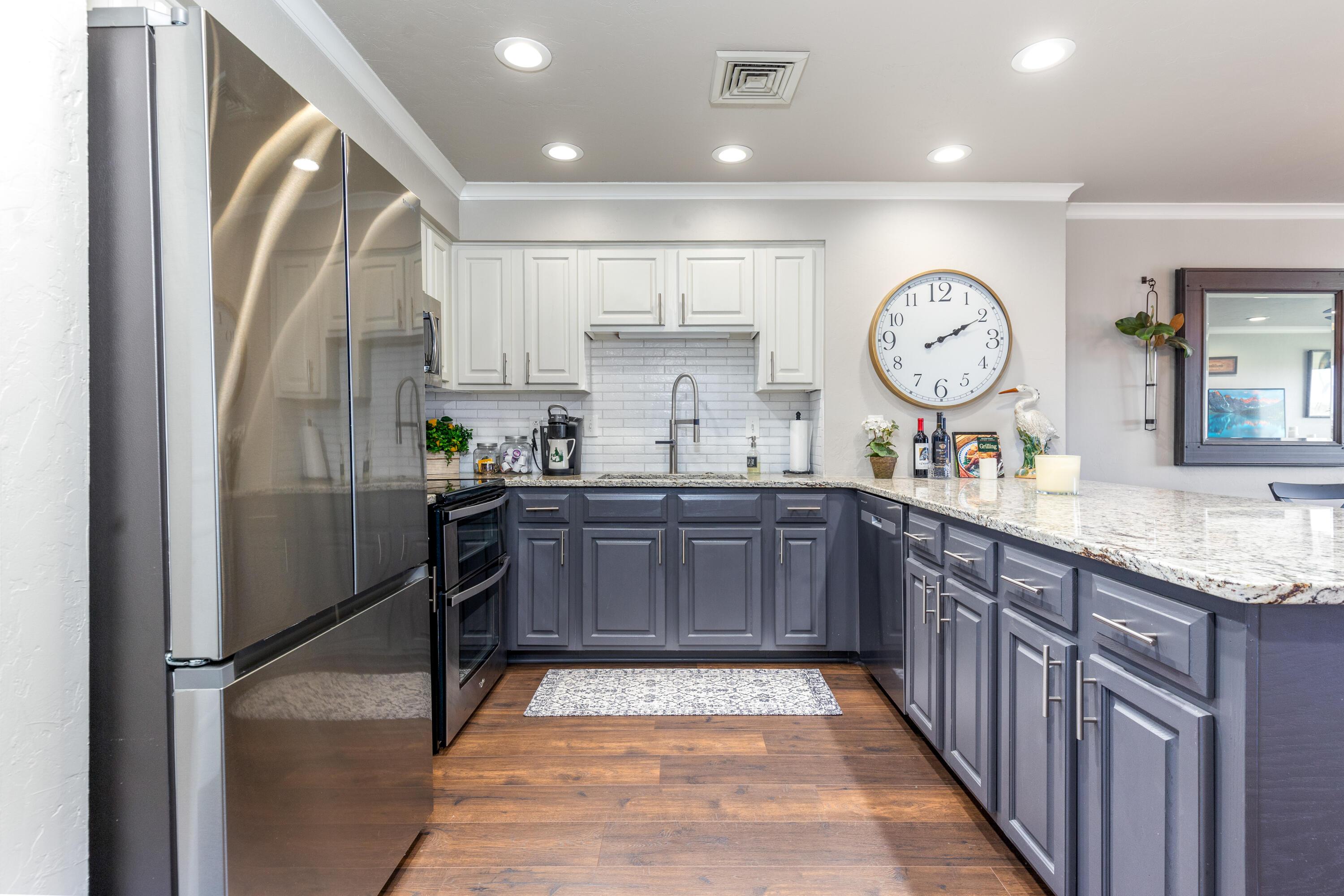 Image 4: Kitchen