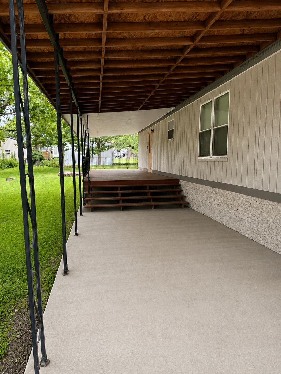 Image 3: Back Deck