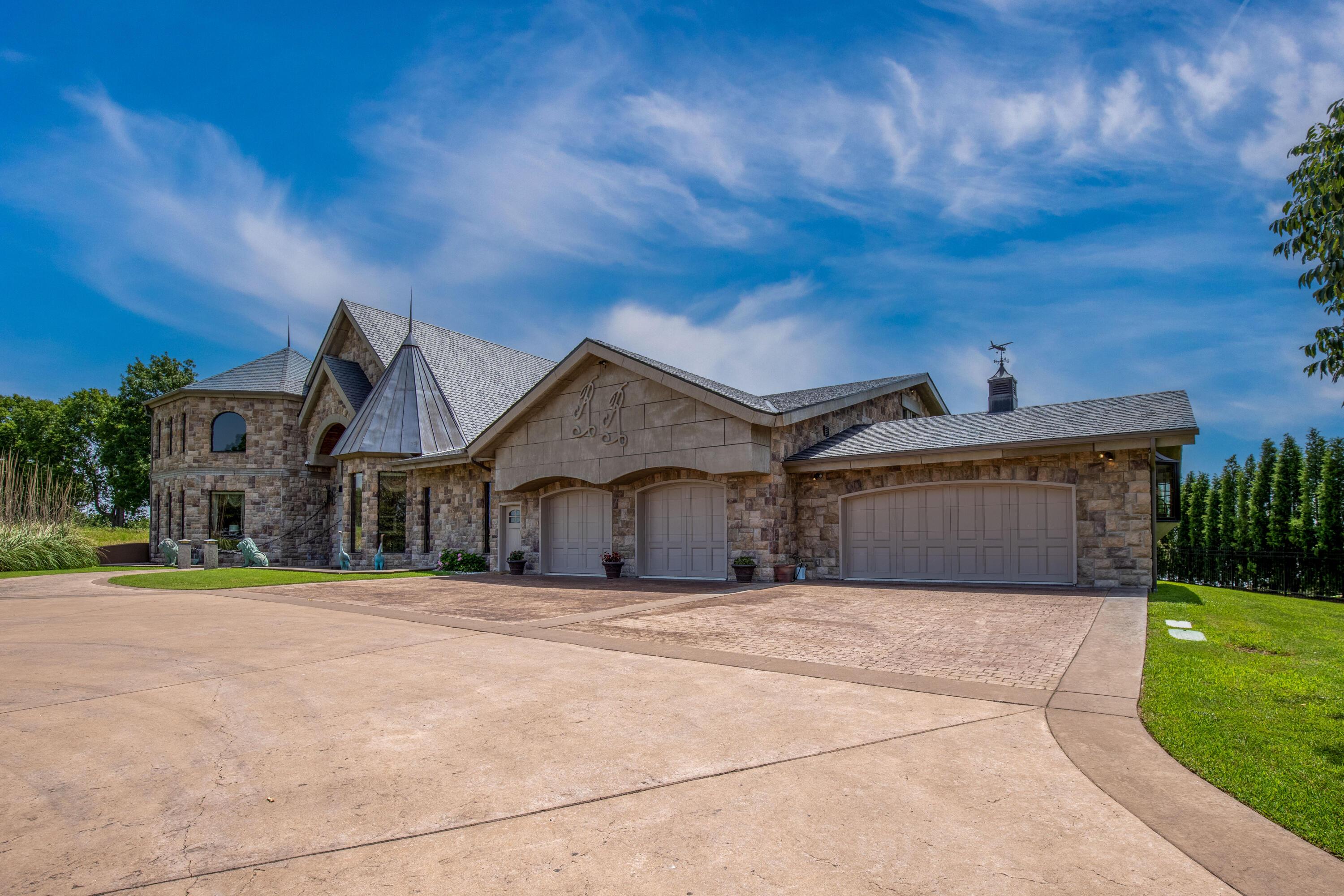 Image 4: 452255 Eagle Bluff-1