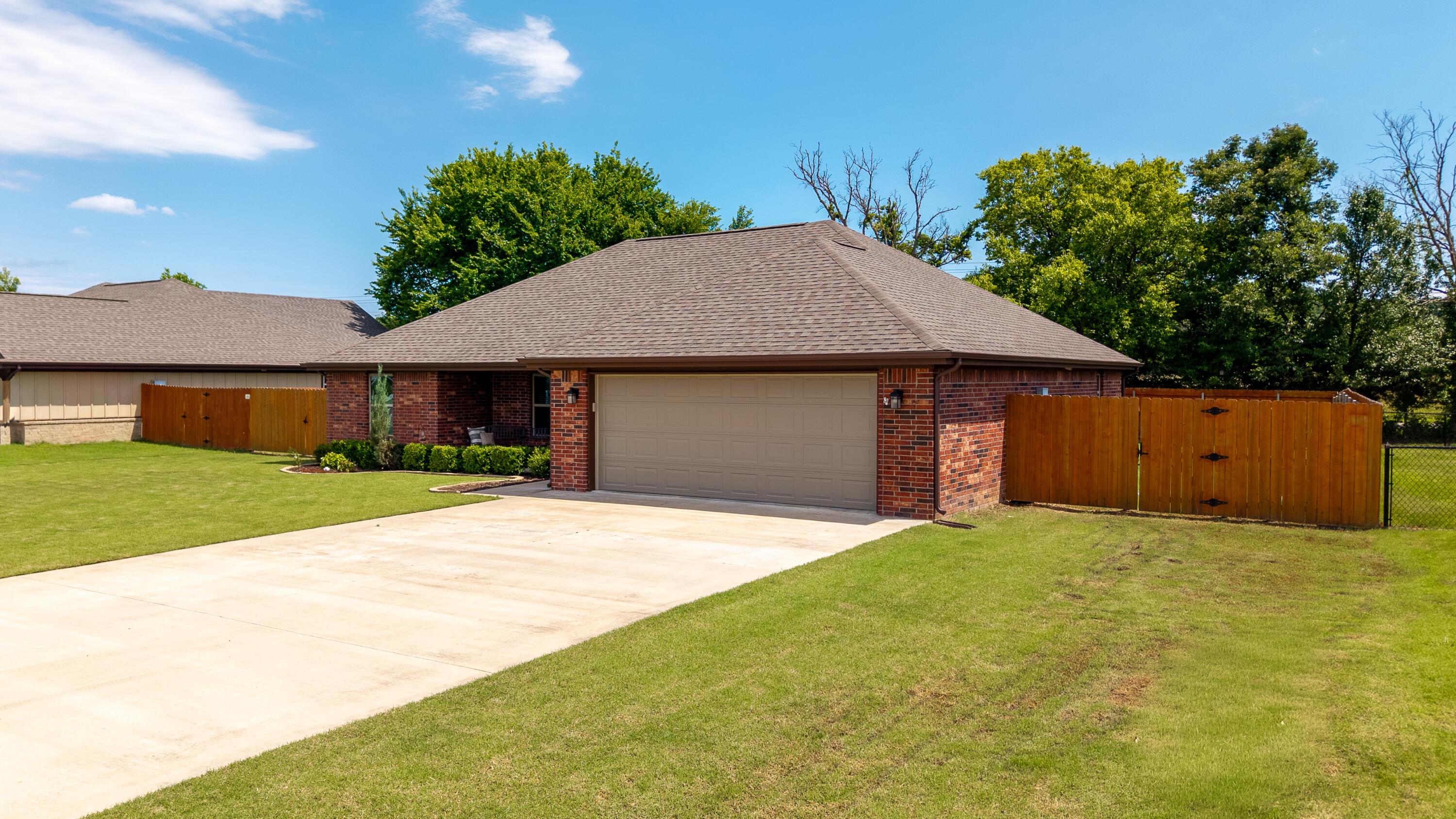 Image 3: 1031 Village Drive-2