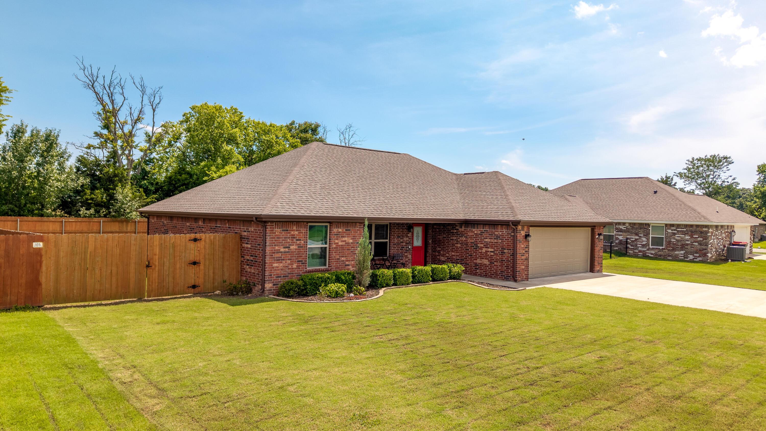 Image 4: 1031 Village Drive-3