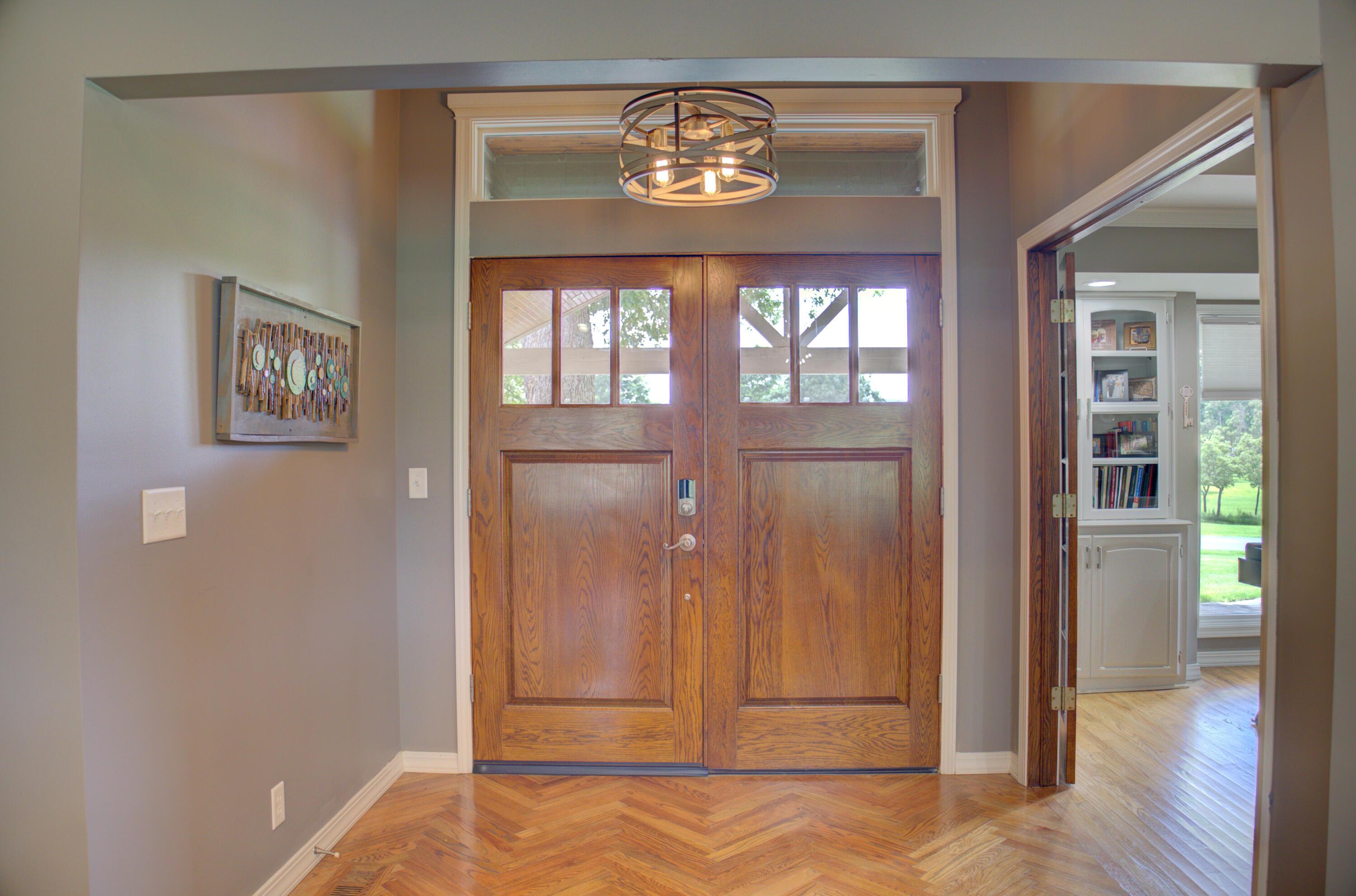 Image 2: Entry