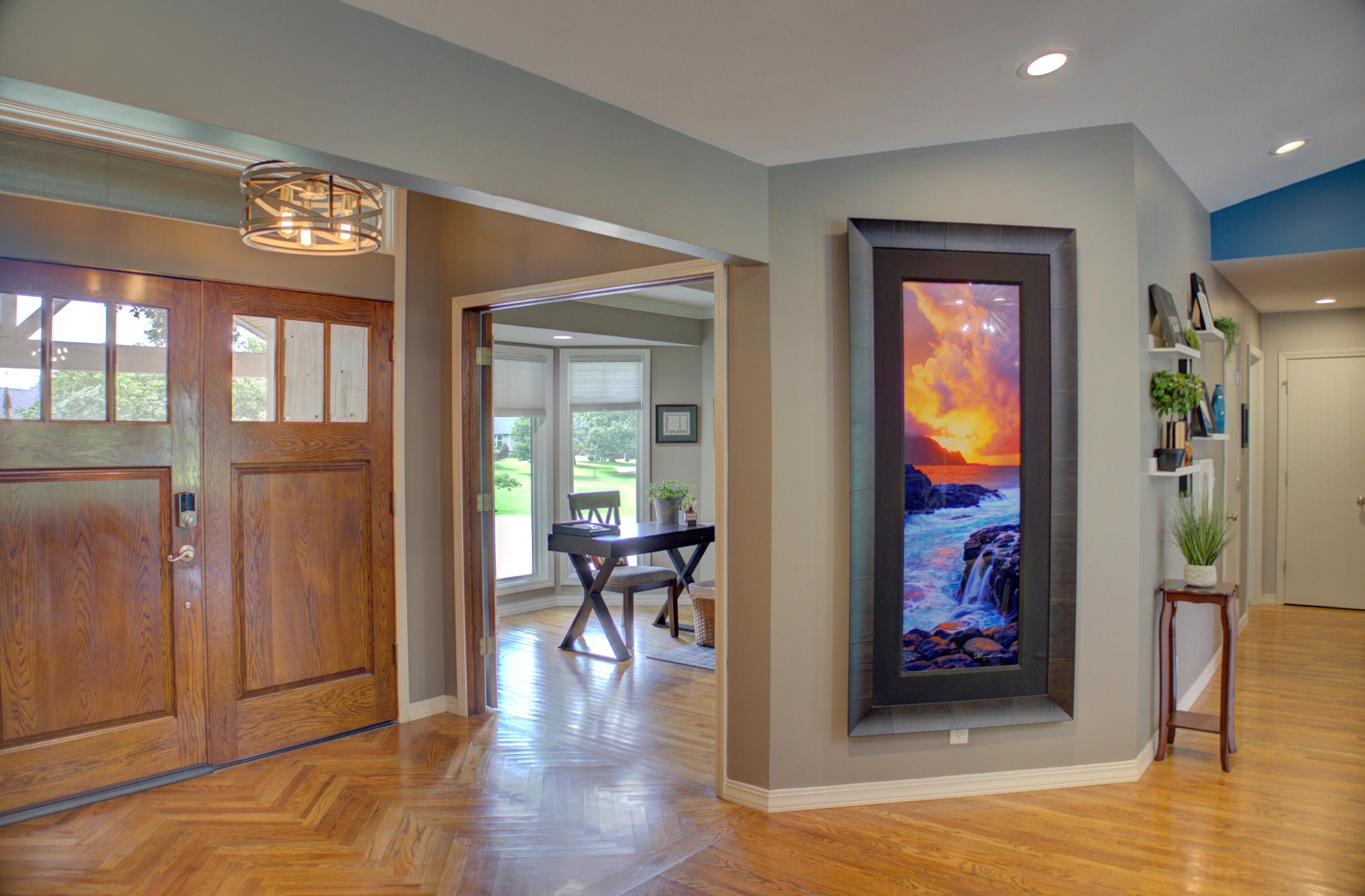 Image 3: Hardwood floors