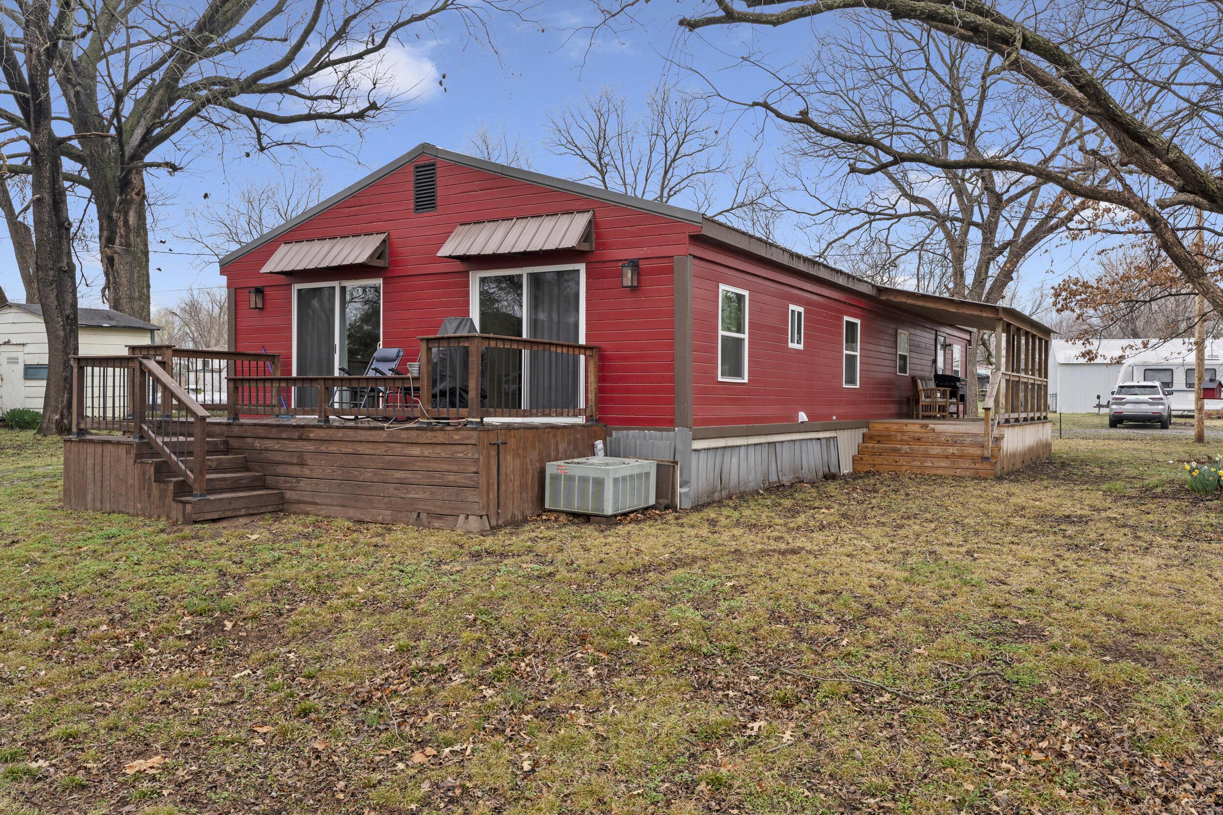 Image 3: Exterior