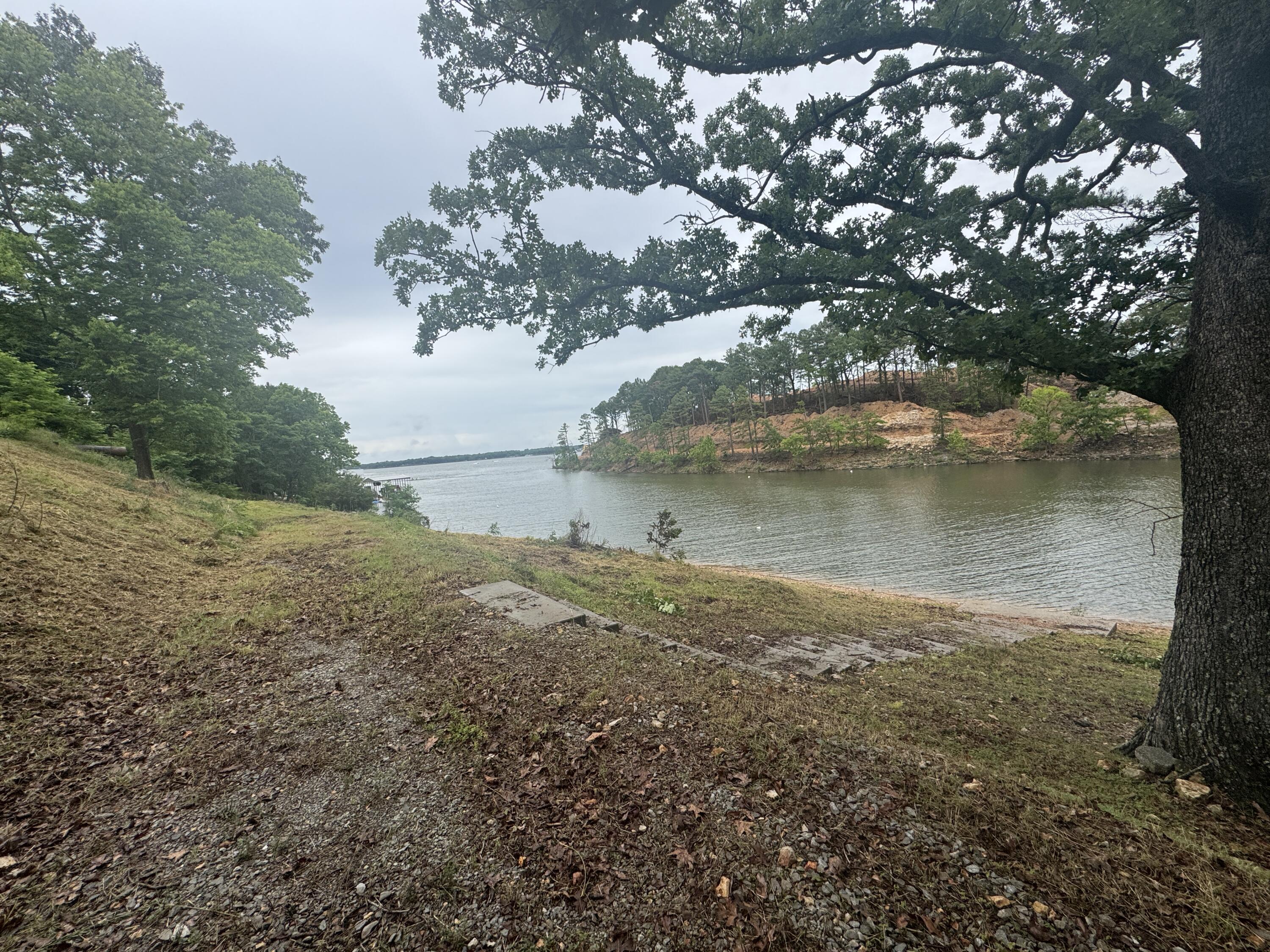 Image 3: Grand Lake Front Protected Cove
