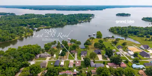 Image 2: 55430 East 298 Road-22