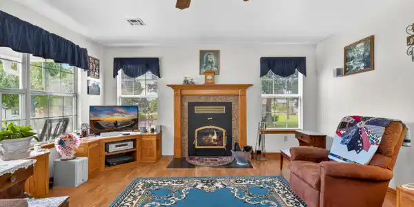 Image 3: 55430 East 298 Road-25