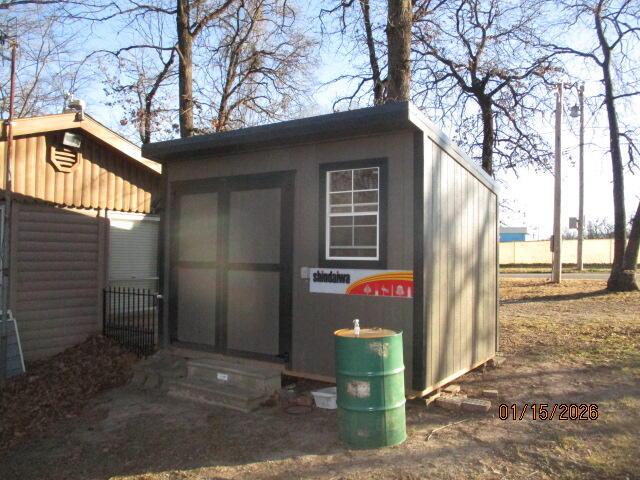 Image 3: Storge shed
