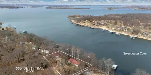 Image 3: 212' Waterfront