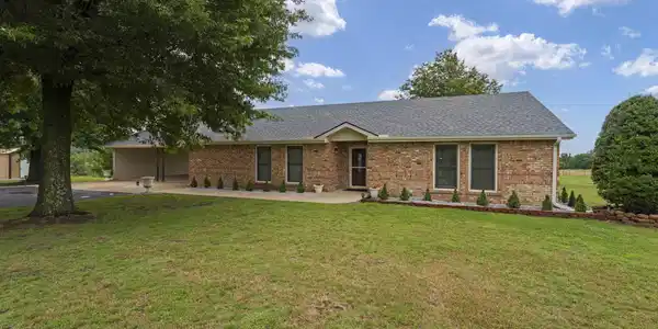 Image 3: Front