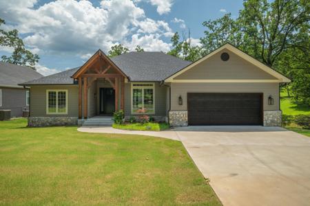 453269 Legacy Lane